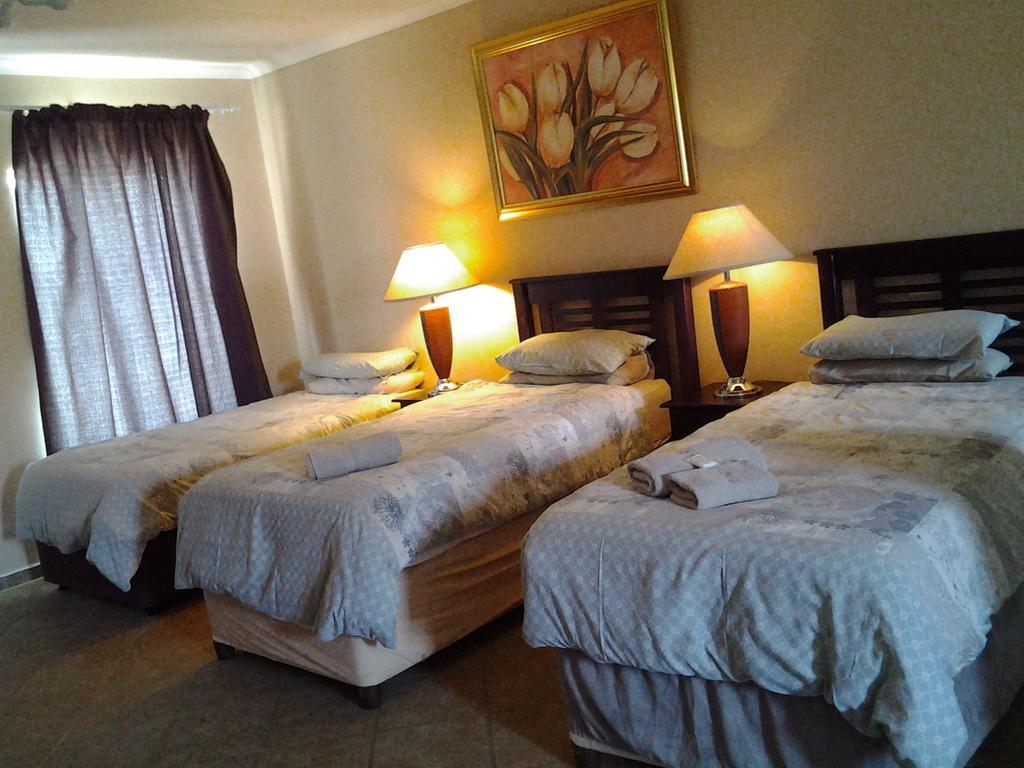 Airport Lodge Guest House كمبتون بارك الغرفة الصورة
