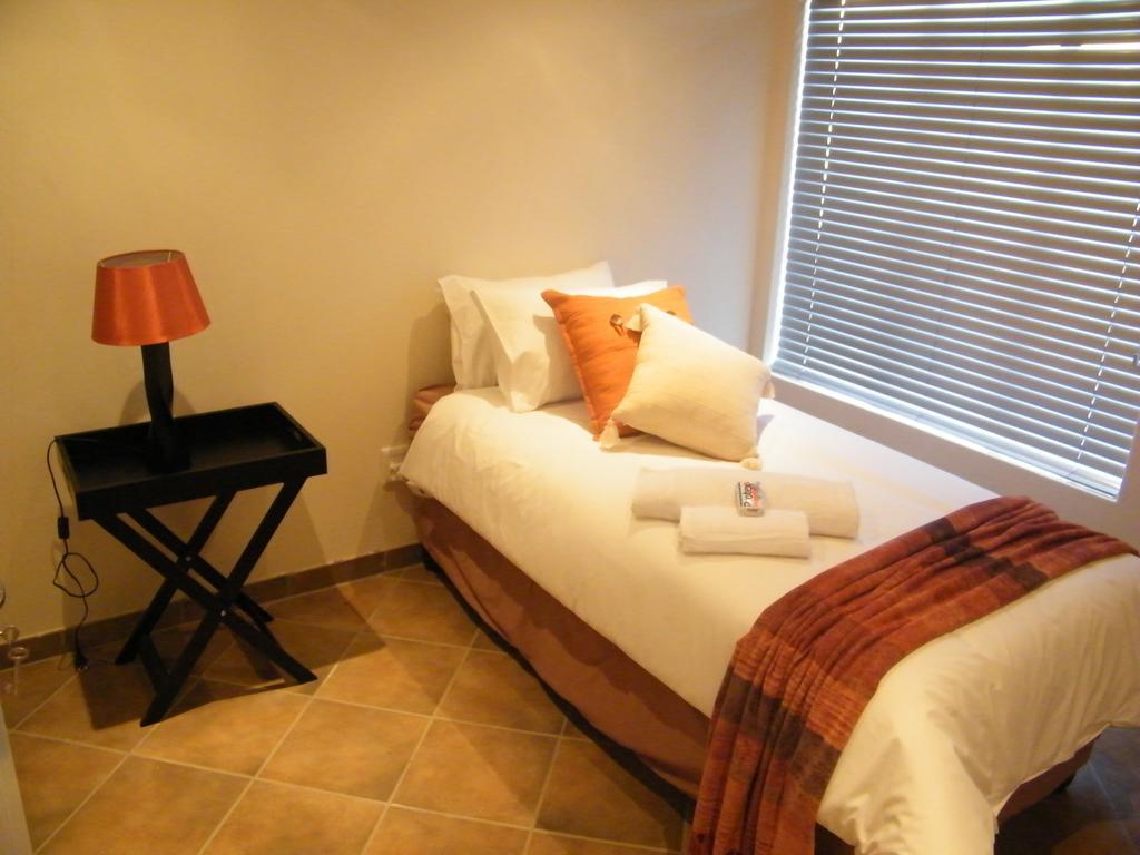 Airport Lodge Guest House كمبتون بارك المظهر الخارجي الصورة